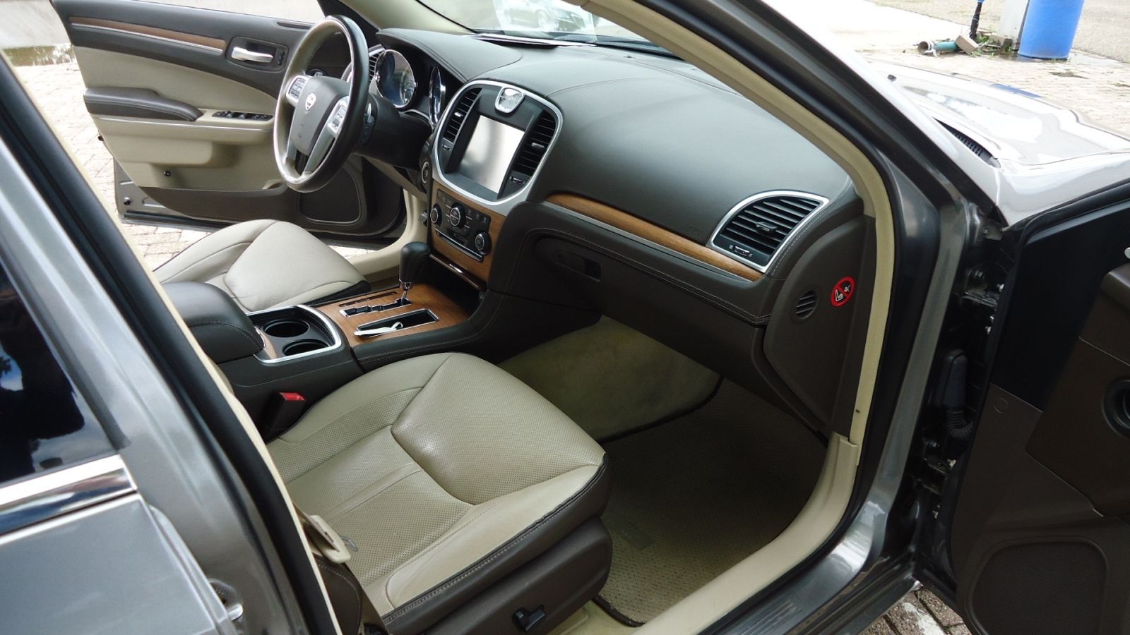 LANCIA THEMA - EXECUTIVE
