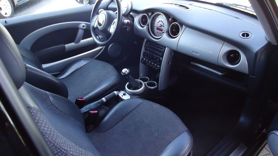 MINI COOPER 1.6 - 16V - VERKOCHT