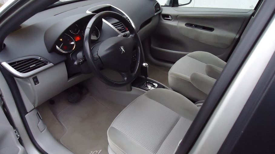 Peugeot 207 VERKOCHT - AUTOMAAT
