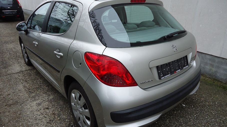 Peugeot 207 VERKOCHT - AUTOMAAT