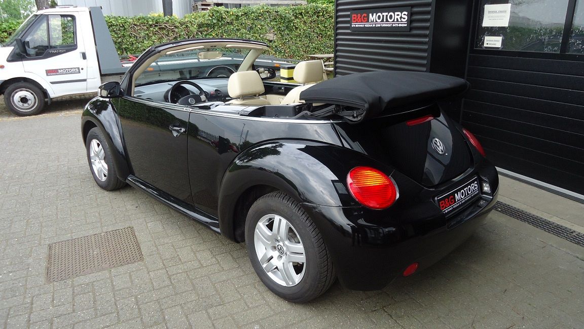 Volkswagen NEW BEETLE - CABRIO - VERKOCHT