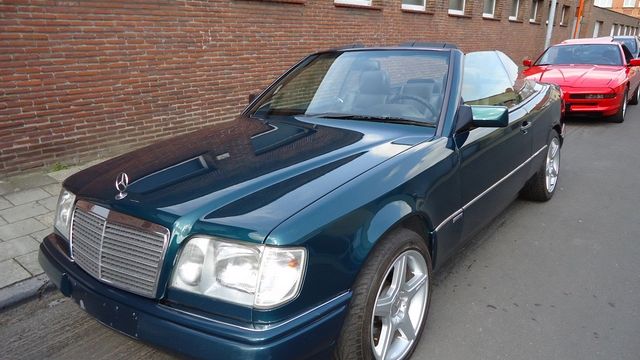 Mercedes-Benz 200 - Cabrio / 124